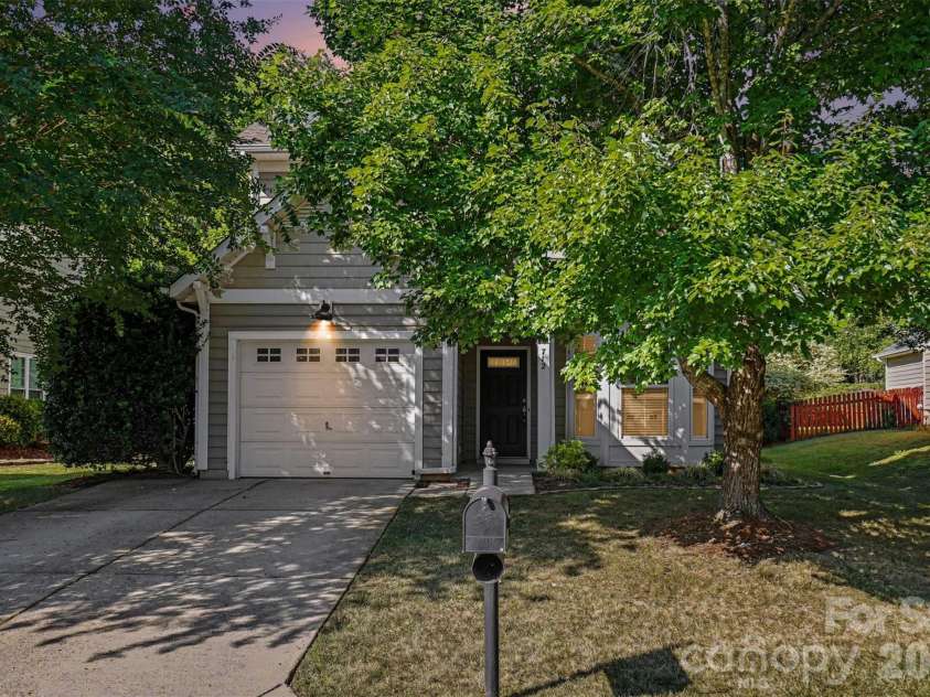 712 Tulip Tree Place, Rock Hill, SC 29732.  MLS# CAR4379290, YatesRealty ID 39331. 