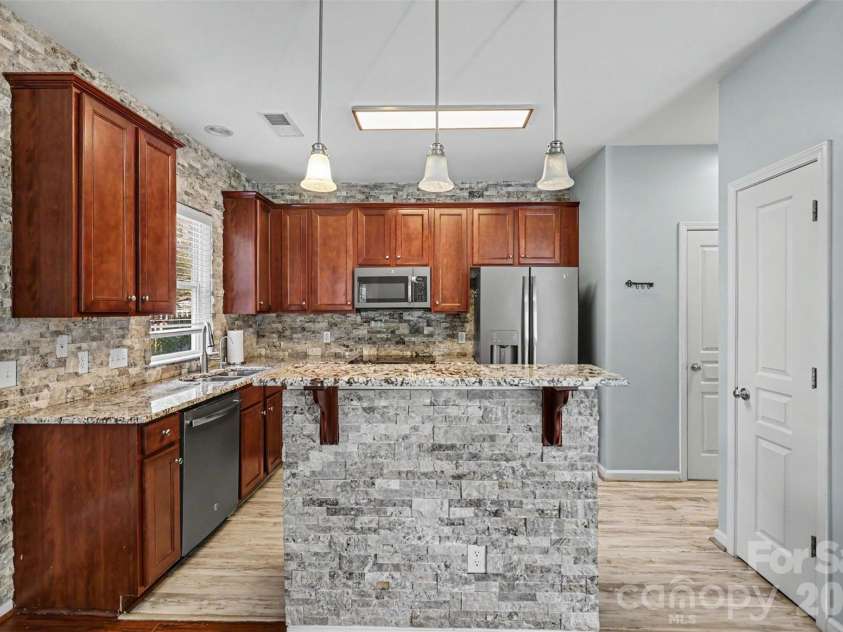 712 Tulip Tree Place, Rock Hill, SC 29732.  MLS# CAR4379290, YatesRealty ID 39331. 