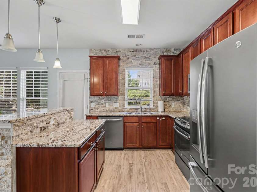 712 Tulip Tree Place, Rock Hill, SC 29732.  MLS# CAR4379290, YatesRealty ID 39331. 