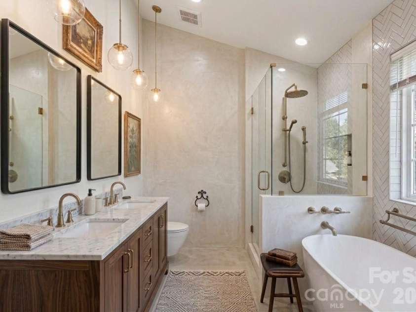 712 Tulip Tree Place, Rock Hill, SC 29732.  MLS# CAR4379290, YatesRealty ID 39331. Reimagined primary suite, virtually enhanced for inspiration