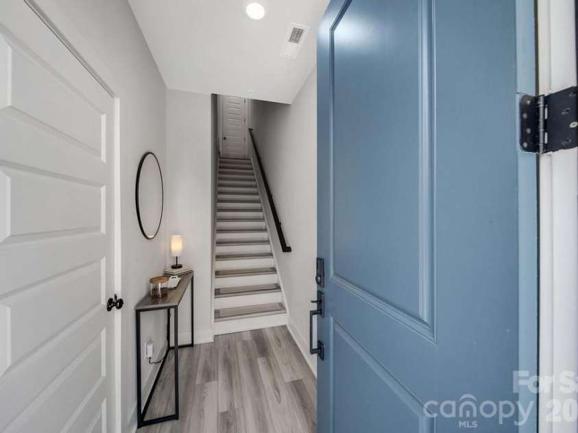 5007 Tiny Lane, Charlotte, NC 28203.  MLS# CAR4403268, YatesRealty ID 39332. 