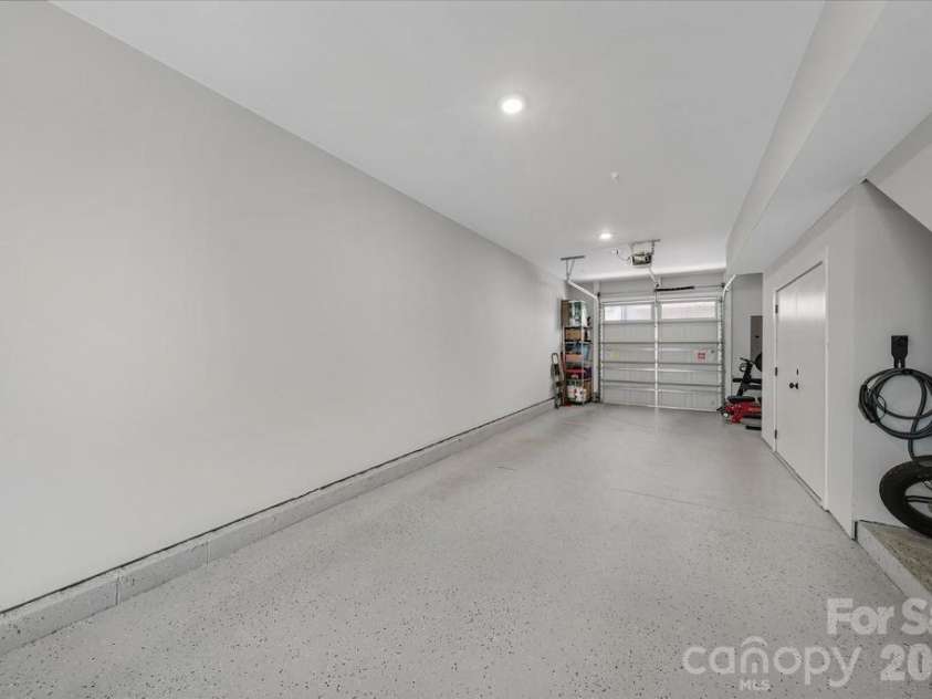 5007 Tiny Lane, Charlotte, NC 28203.  MLS# CAR4403268, YatesRealty ID 39332. 