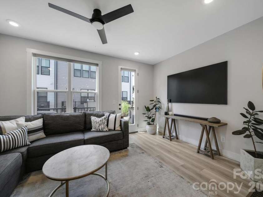 5007 Tiny Lane, Charlotte, NC 28203.  MLS# CAR4403268, YatesRealty ID 39332. 