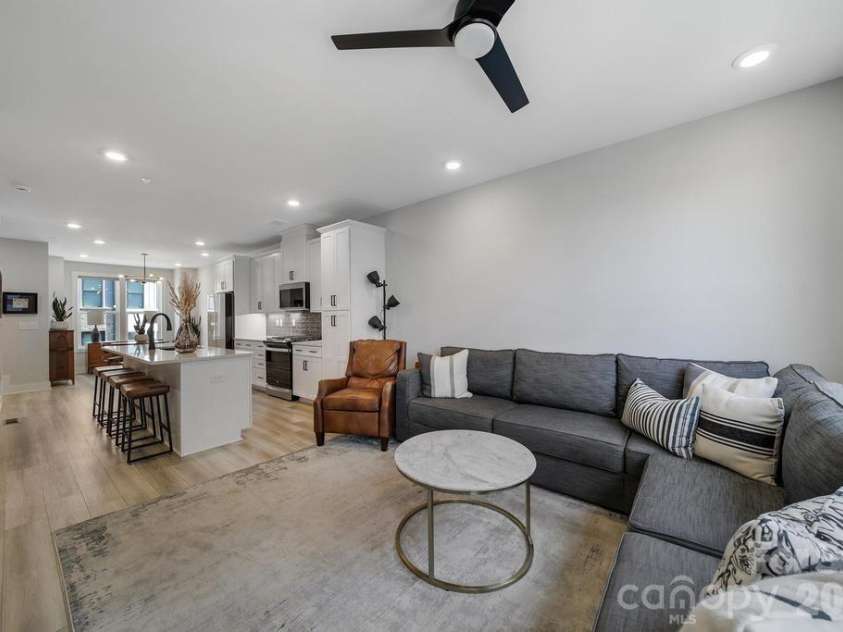5007 Tiny Lane, Charlotte, NC 28203.  MLS# CAR4403268, YatesRealty ID 39332. 