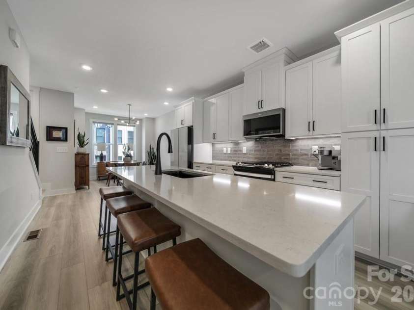 5007 Tiny Lane, Charlotte, NC 28203.  MLS# CAR4403268, YatesRealty ID 39332. 