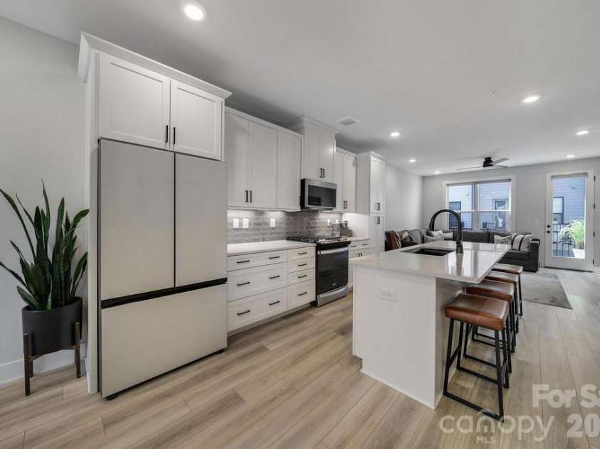 5007 Tiny Lane, Charlotte, NC 28203.  MLS# CAR4403268, YatesRealty ID 39332. 