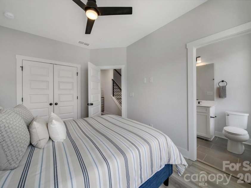 5007 Tiny Lane, Charlotte, NC 28203.  MLS# CAR4403268, YatesRealty ID 39332. 