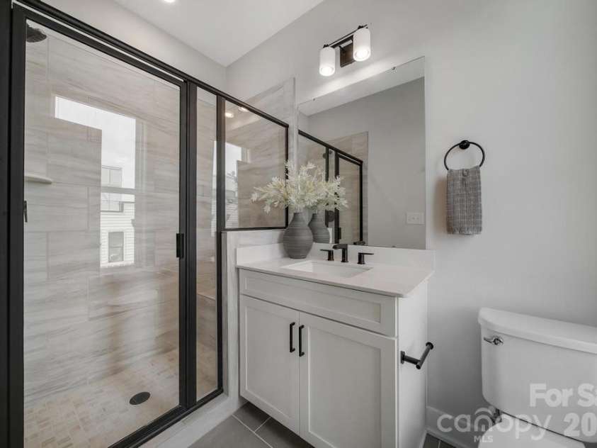 5007 Tiny Lane, Charlotte, NC 28203.  MLS# CAR4403268, YatesRealty ID 39332. 