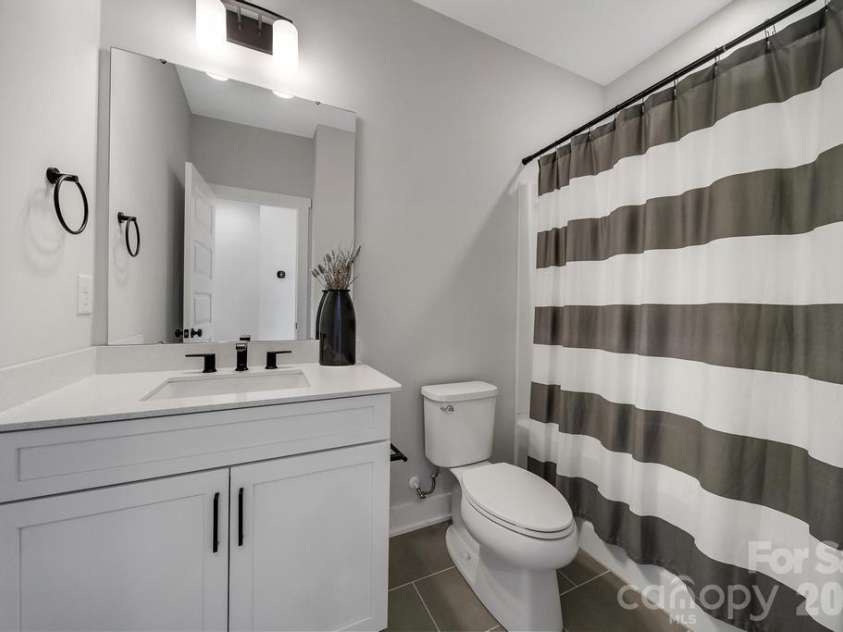 5007 Tiny Lane, Charlotte, NC 28203.  MLS# CAR4403268, YatesRealty ID 39332. 