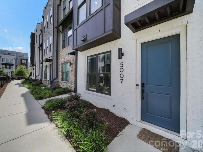 5007 Tiny Lane, Charlotte, NC 28203.  MLS# CAR4403268, YatesRealty ID 39332. 