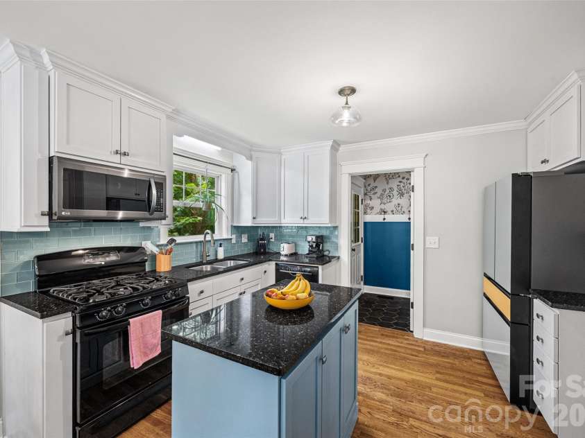 206 Woodrow Avenue, Belmont, NC 28012.  MLS# CAR4354404, YatesRealty ID 39333. 