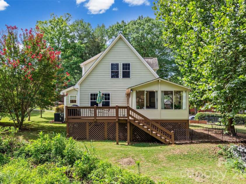 206 Woodrow Avenue, Belmont, NC 28012.  MLS# CAR4354404, YatesRealty ID 39333. 
