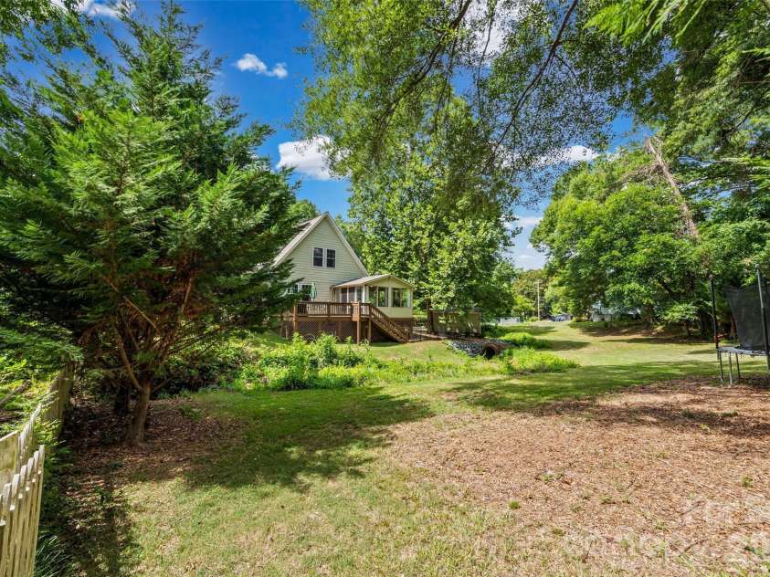 206 Woodrow Avenue, Belmont, NC 28012.  MLS# CAR4354404, YatesRealty ID 39333. 