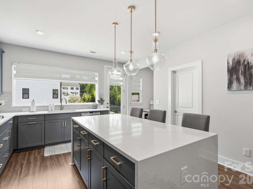 4118 Polluck Way, Charlotte, NC 28209.  MLS# CAR4403435, YatesRealty ID 39334. 