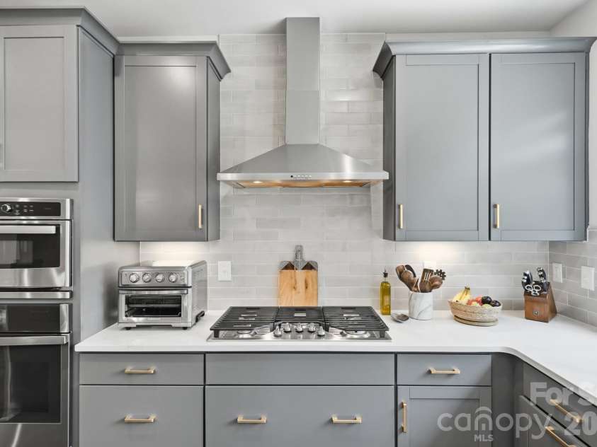 4118 Polluck Way, Charlotte, NC 28209.  MLS# CAR4403435, YatesRealty ID 39334. 
