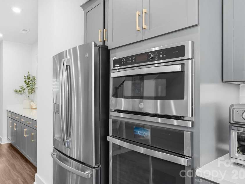 4118 Polluck Way, Charlotte, NC 28209.  MLS# CAR4403435, YatesRealty ID 39334. 