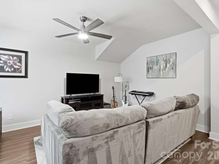 4118 Polluck Way, Charlotte, NC 28209.  MLS# CAR4403435, YatesRealty ID 39334. 