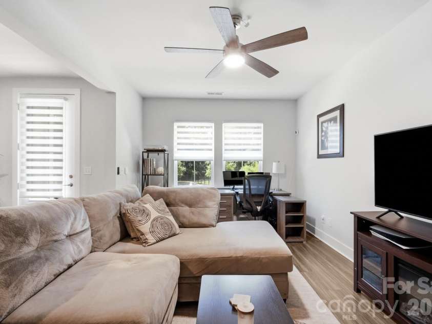 4118 Polluck Way, Charlotte, NC 28209.  MLS# CAR4403435, YatesRealty ID 39334. 
