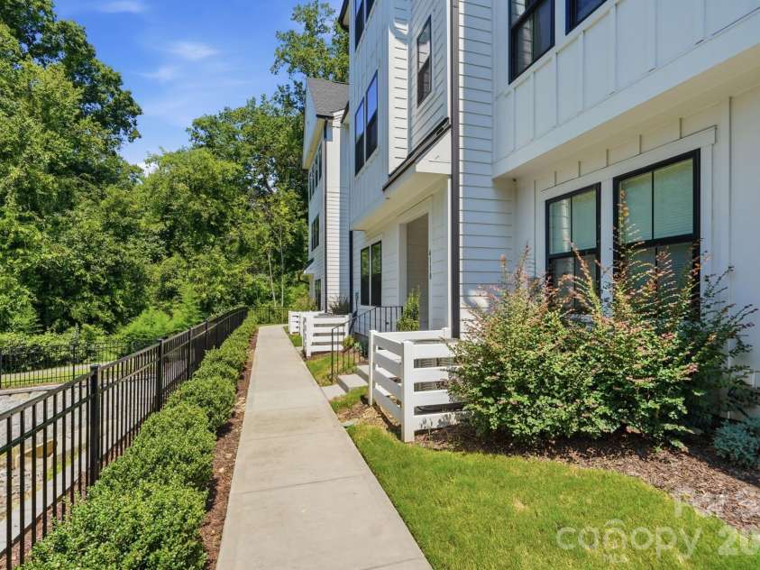 4118 Polluck Way, Charlotte, NC 28209.  MLS# CAR4403435, YatesRealty ID 39334. 
