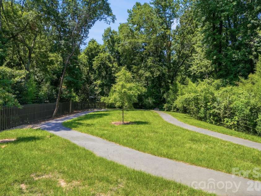4118 Polluck Way, Charlotte, NC 28209.  MLS# CAR4403435, YatesRealty ID 39334. 