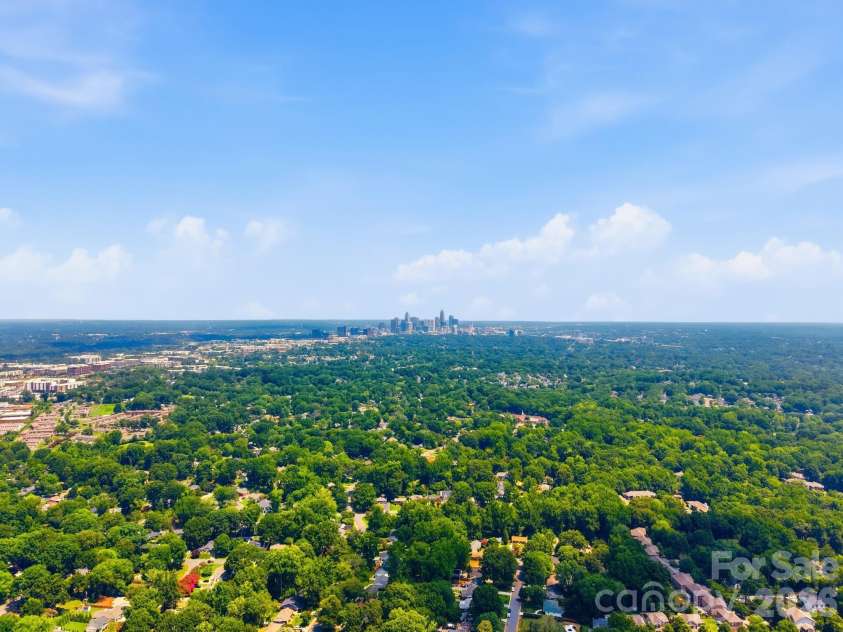 4118 Polluck Way, Charlotte, NC 28209.  MLS# CAR4403435, YatesRealty ID 39334. 
