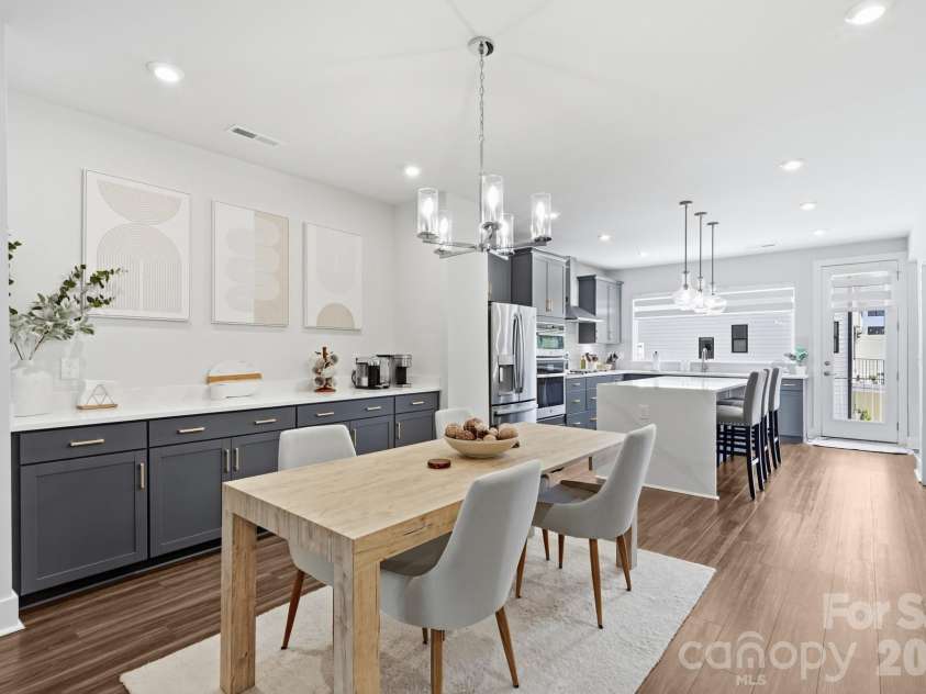 4118 Polluck Way, Charlotte, NC 28209.  MLS# CAR4403435, YatesRealty ID 39334. Main level/open floorplan