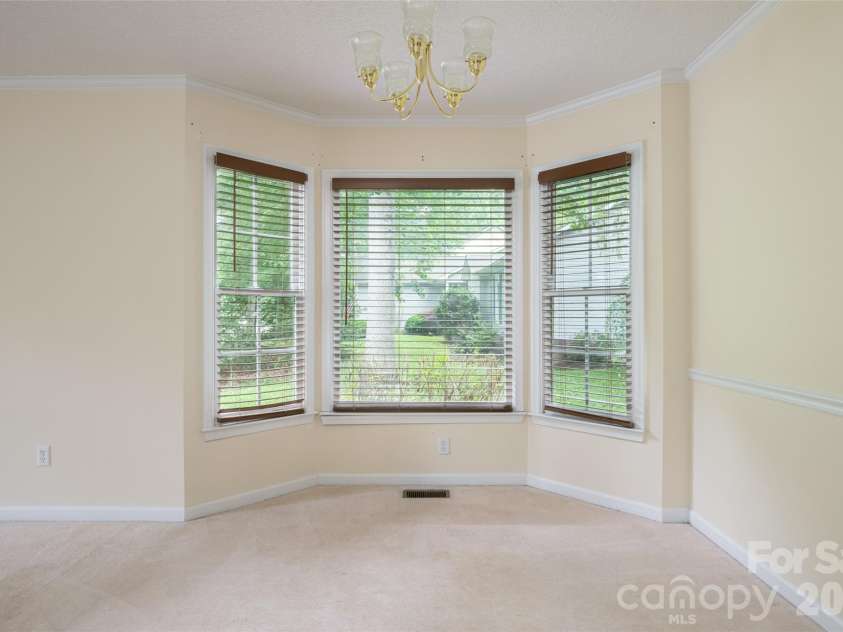 204 Windsor Forest Circle, Fletcher, NC 28732.  MLS# CAR4396269, YatesRealty ID 39335. Dining Area