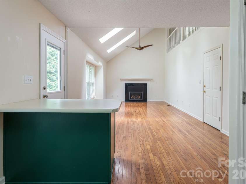 204 Windsor Forest Circle, Fletcher, NC 28732.  MLS# CAR4396269, YatesRealty ID 39335. Kitchen