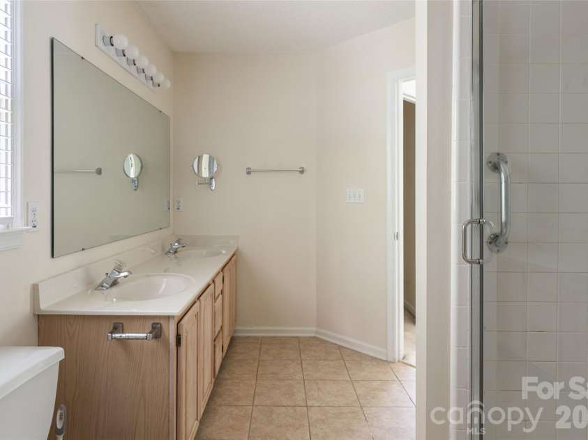 204 Windsor Forest Circle, Fletcher, NC 28732.  MLS# CAR4396269, YatesRealty ID 39335. Primary Bathroom