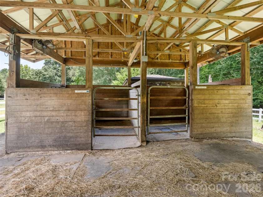9476 Man O War Road, Fort Mill, SC 29707.  MLS# CAR4399848, YatesRealty ID 39336. 