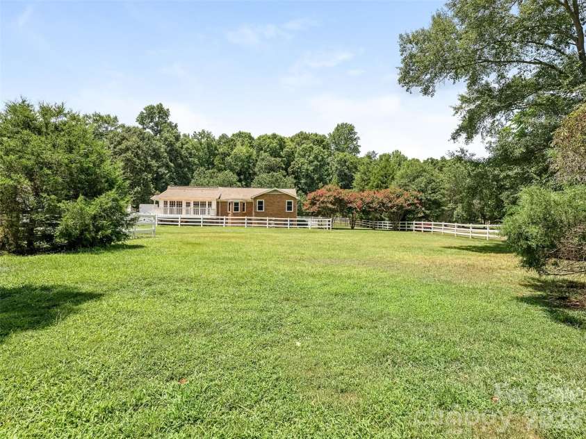 9476 Man O War Road, Fort Mill, SC 29707.  MLS# CAR4399848, YatesRealty ID 39336. 