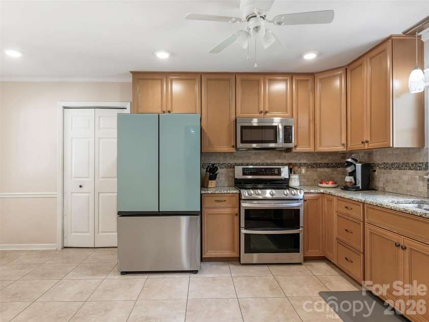 9476 Man O War Road, Fort Mill, SC 29707.  MLS# CAR4399848, YatesRealty ID 39336. Refrigerator