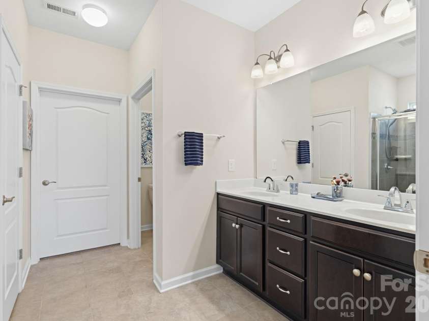 5005 Big Bend Drive, Lancaster, SC 29720.  MLS# CAR4399860, YatesRealty ID 39338. 
