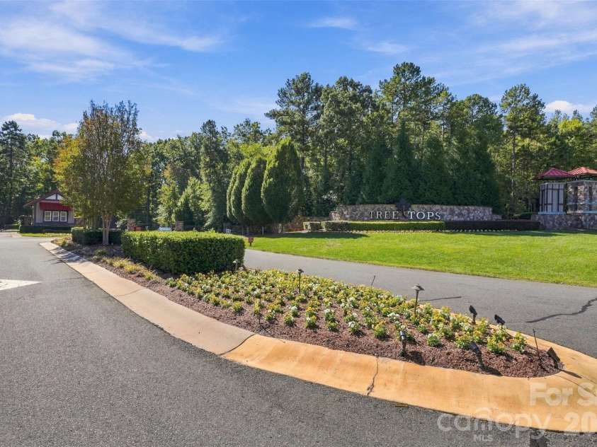 5005 Big Bend Drive, Lancaster, SC 29720.  MLS# CAR4431645, YatesRealty ID 39338. 