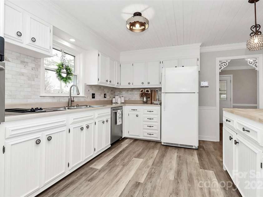 2468 Shaw Avenue, Gastonia, NC 28054.  MLS# CAR4331566, YatesRealty ID 3934. 