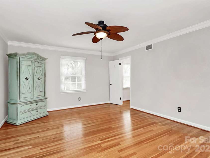 2468 Shaw Avenue, Gastonia, NC 28054.  MLS# CAR4331566, YatesRealty ID 3934. 