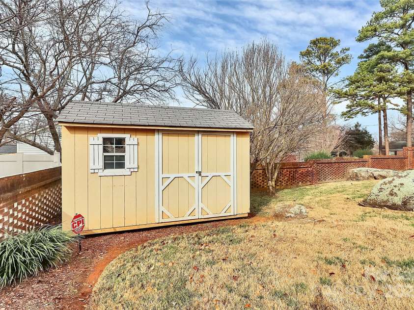 2468 Shaw Avenue, Gastonia, NC 28054.  MLS# CAR4331566, YatesRealty ID 3934. 