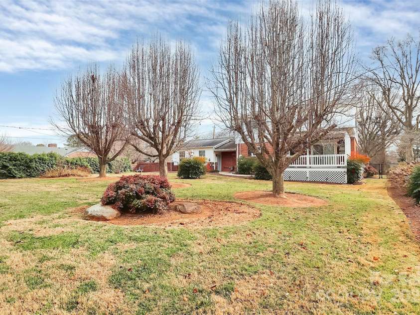 2468 Shaw Avenue, Gastonia, NC 28054.  MLS# CAR4331566, YatesRealty ID 3934. 