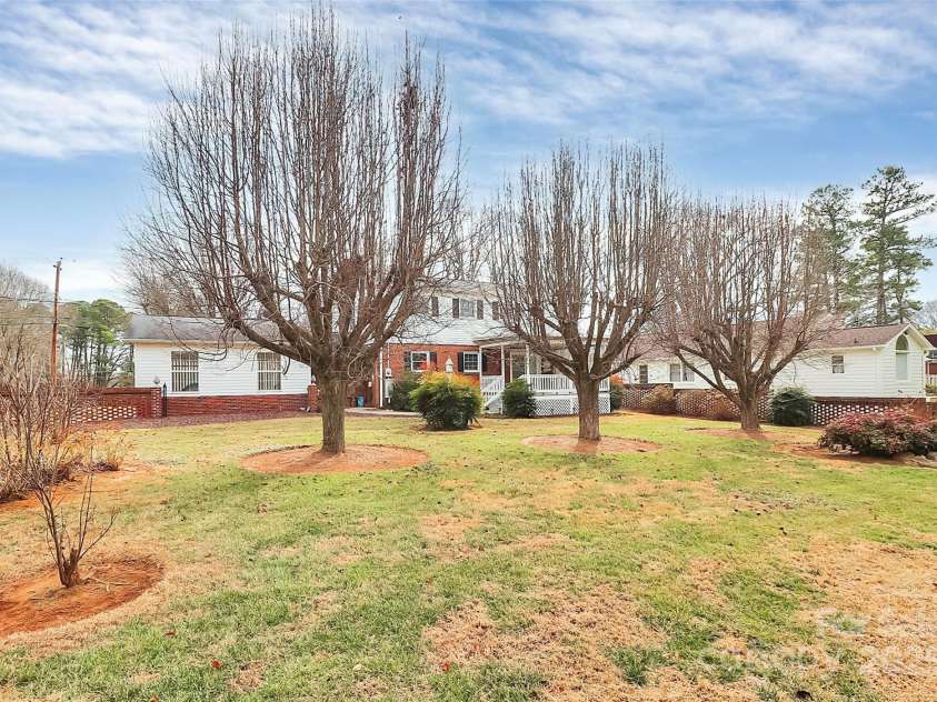 2468 Shaw Avenue, Gastonia, NC 28054.  MLS# CAR4331566, YatesRealty ID 3934. 
