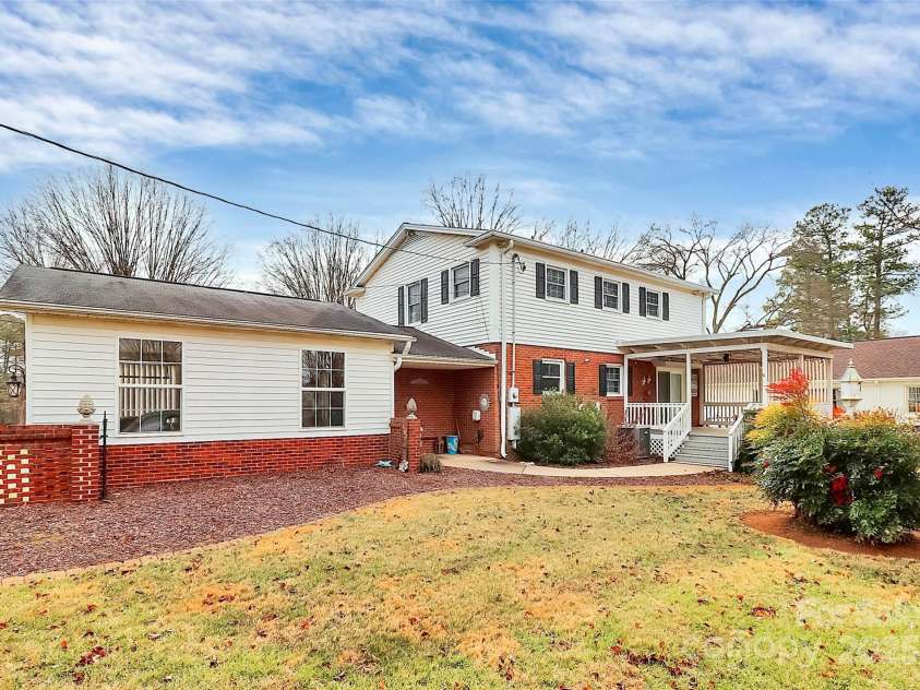 2468 Shaw Avenue, Gastonia, NC 28054.  MLS# CAR4331566, YatesRealty ID 3934. 