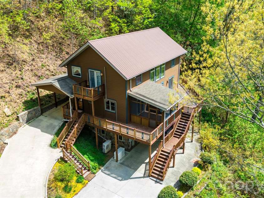 1602 Forest Run Road, Sylva, NC 28779.  MLS# CAR4396526, YatesRealty ID 39345. 