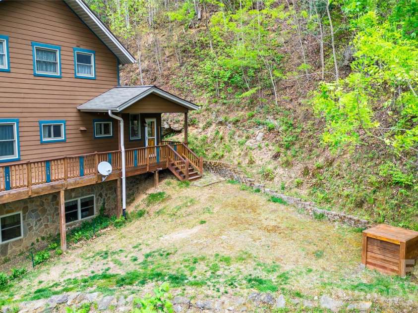 1602 Forest Run Road, Sylva, NC 28779.  MLS# CAR4396526, YatesRealty ID 39345. 
