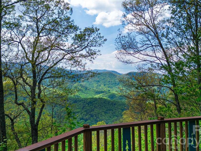 1602 Forest Run Road, Sylva, NC 28779.  MLS# CAR4396526, YatesRealty ID 39345. 