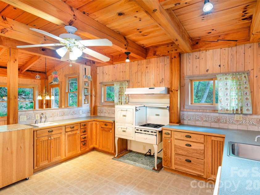 1602 Forest Run Road, Sylva, NC 28779.  MLS# CAR4396526, YatesRealty ID 39345. 