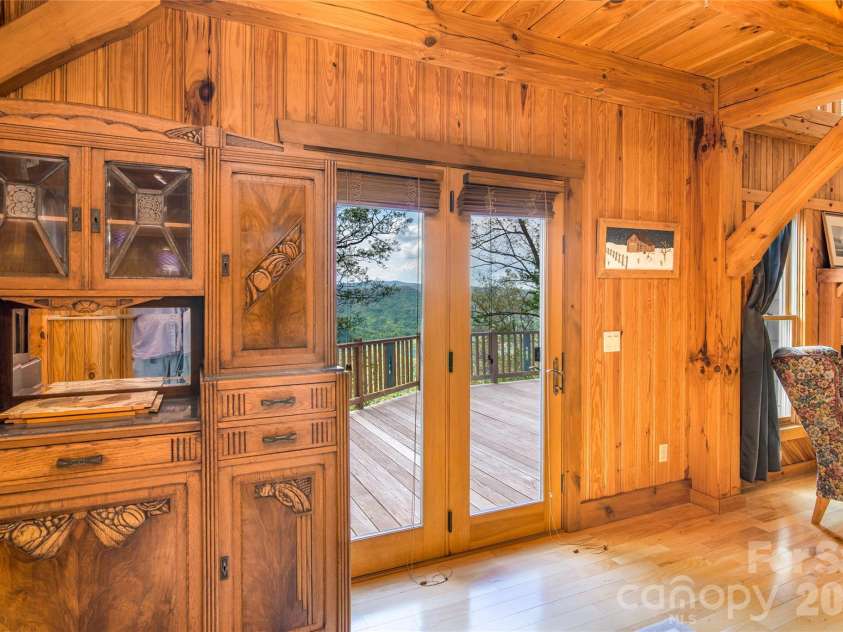 1602 Forest Run Road, Sylva, NC 28779.  MLS# CAR4396526, YatesRealty ID 39345. 