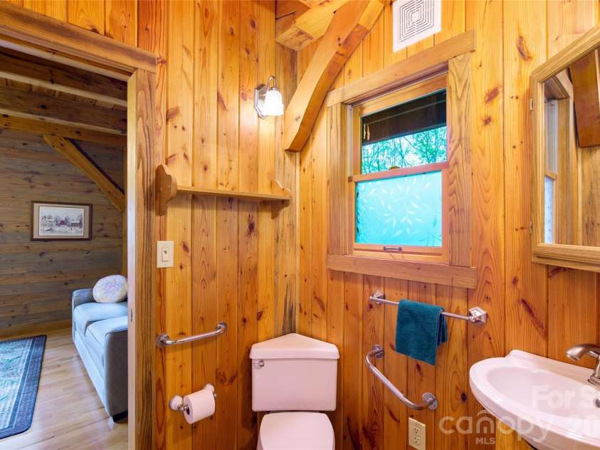 1602 Forest Run Road, Sylva, NC 28779.  MLS# CAR4396526, YatesRealty ID 39345. 