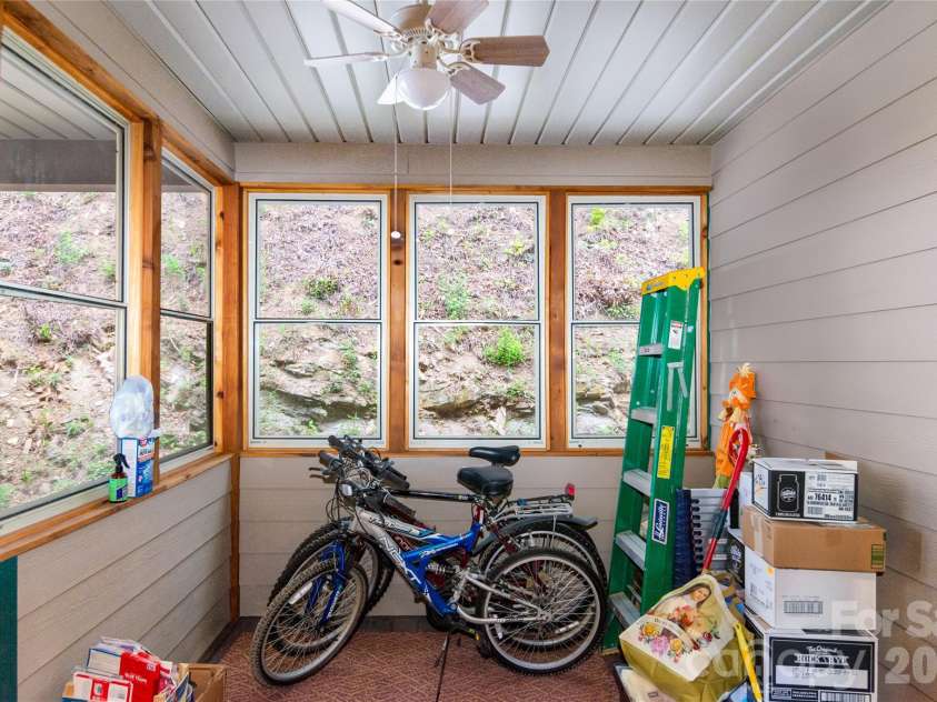 1602 Forest Run Road, Sylva, NC 28779.  MLS# CAR4396526, YatesRealty ID 39345. 