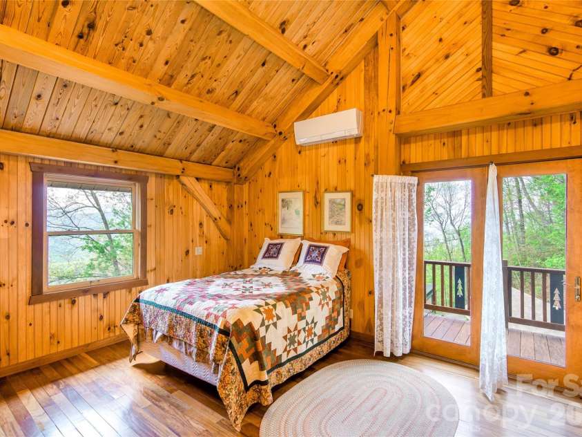 1602 Forest Run Road, Sylva, NC 28779.  MLS# CAR4396526, YatesRealty ID 39345. 