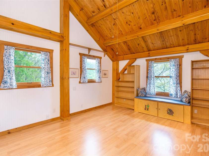 1602 Forest Run Road, Sylva, NC 28779.  MLS# CAR4396526, YatesRealty ID 39345. 