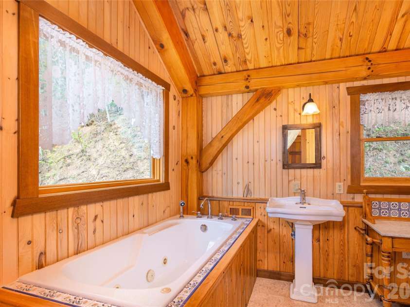 1602 Forest Run Road, Sylva, NC 28779.  MLS# CAR4396526, YatesRealty ID 39345. 